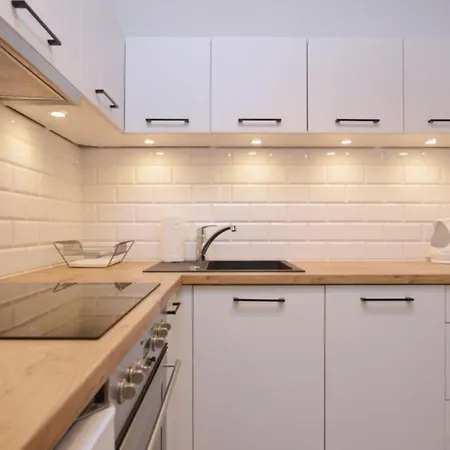 Comfortable Victus Near The Railway Station By Renters Апартаменты *