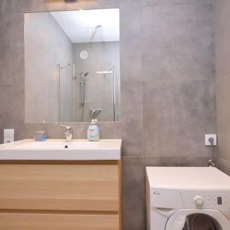 Διαμέρισμα Comfortable Victus Near The Railway Station By Renters *